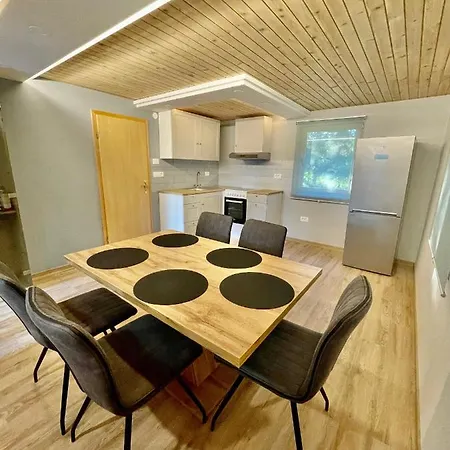 Cebelnk: Sanjska Hisica 4 Km Od Bleda Prázdninový dům *