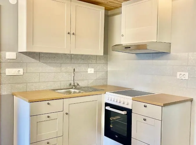 Cebelnk: Sanjska Hisica 4 Km Od Bleda לאסצה