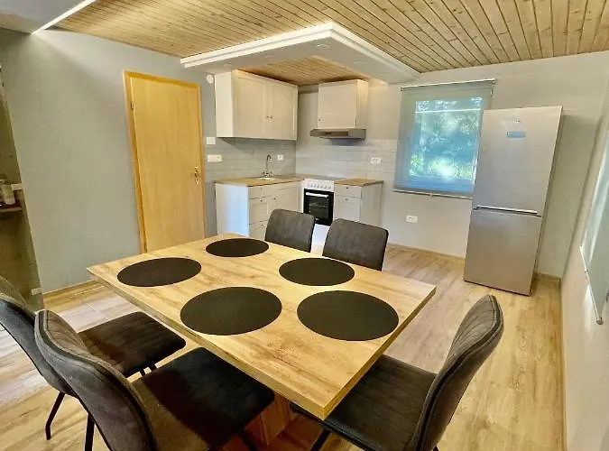 Cebelnk: Sanjska Hisica 4 Km Od Bleda Počitniška hiša *