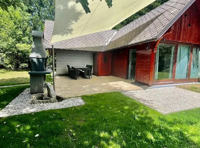 Cebelnk: Sanjska Hisica 4 Km Od Bleda בית נופש *