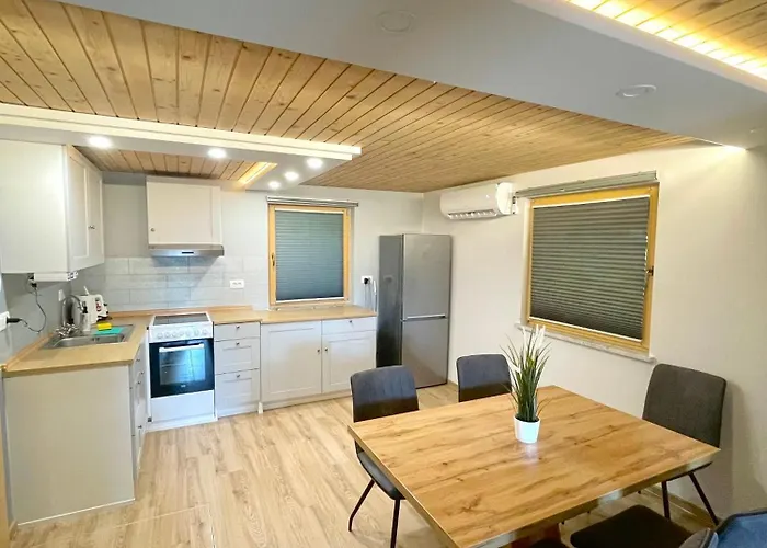 Cebelnk: Sanjska Hisica 4 Km Od Bleda Počitniška hiša